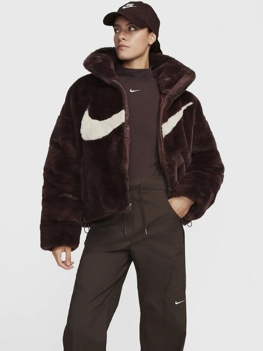 Felpa Nike Donna in Pelliccia Sintetica Marrone con Maxi Logo Swoosh
