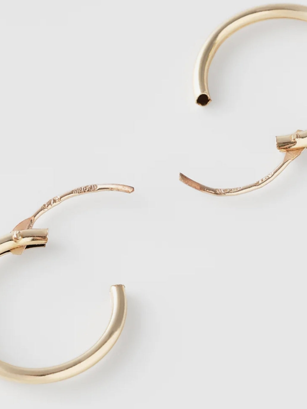 Orecchini Oréclat in oro 9ct con pendente verde – Eleganza raffinata
