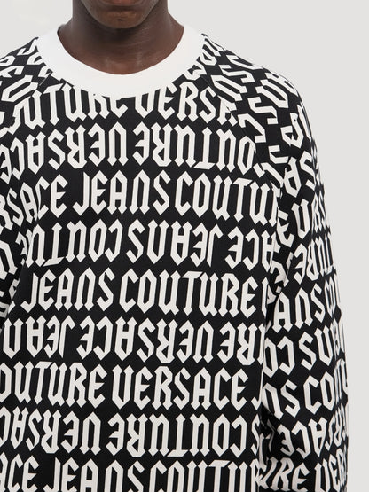 Felpa nera Versace Jeans Couture con stampa logo all over – stile streetwear di lusso